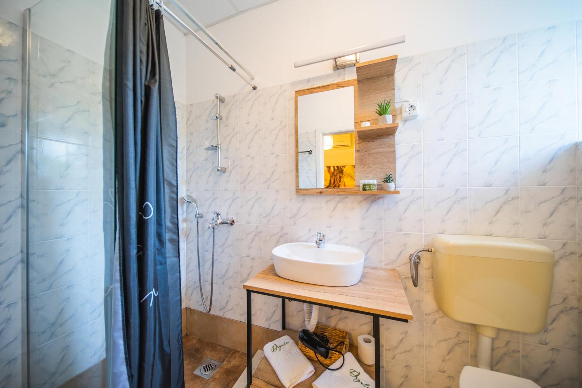Orgula Hotell Lumbarda Eksteriør bilde